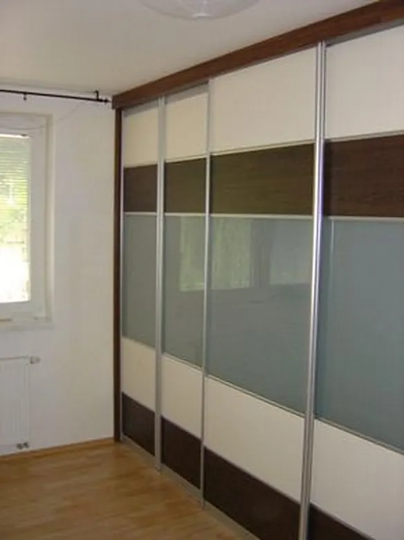 Skříně a šatny