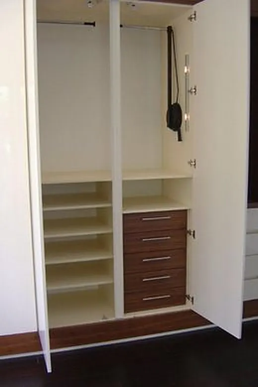 Skříně a šatny